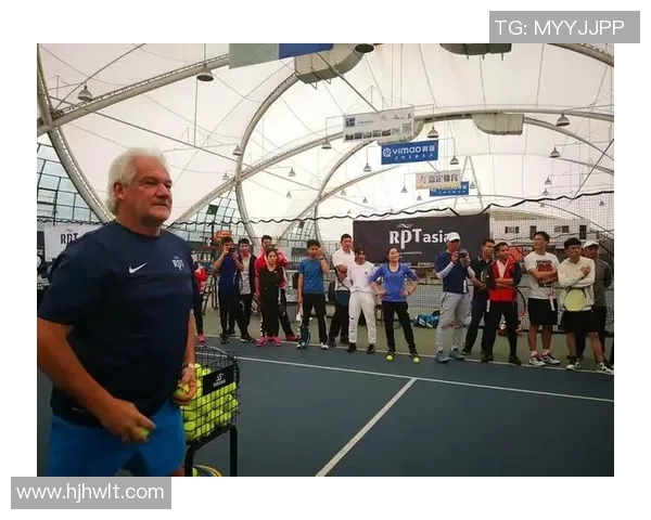 深圳网球队的团队协作之道：如何在赛场上实现默契配合与共同进步